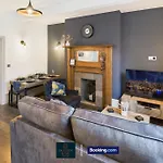 Spacious 3 Bedroom Short Lets & Serviced Perfect For Family, Contractors Near Shops & Centre Appartement Leeds (West Yorkshire)
