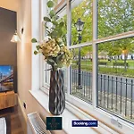 Spacious 3 Bedroom Short Lets & Serviced Perfect For Family, Contractors Near Shops & Centre * Leeds (West Yorkshire)