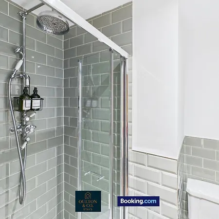 דירה Spacious 3 Bedroom Short Lets & Serviced Perfect For Family, Contractors Near Shops & Centre לידס