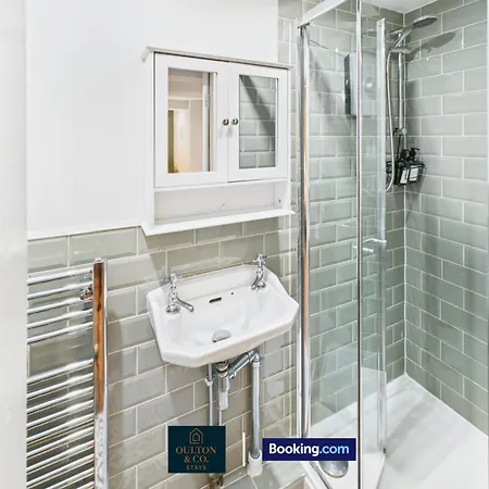 דירה Spacious 3 Bedroom Short Lets & Serviced Perfect For Family, Contractors Near Shops & Centre לידס