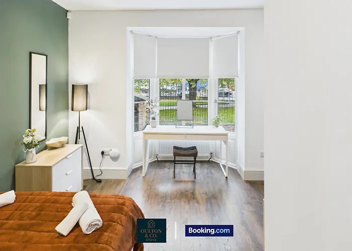 Spacious 3 Bedroom Short Lets & Serviced Perfect For Family, Contractors Near Shops & Centre * 利兹