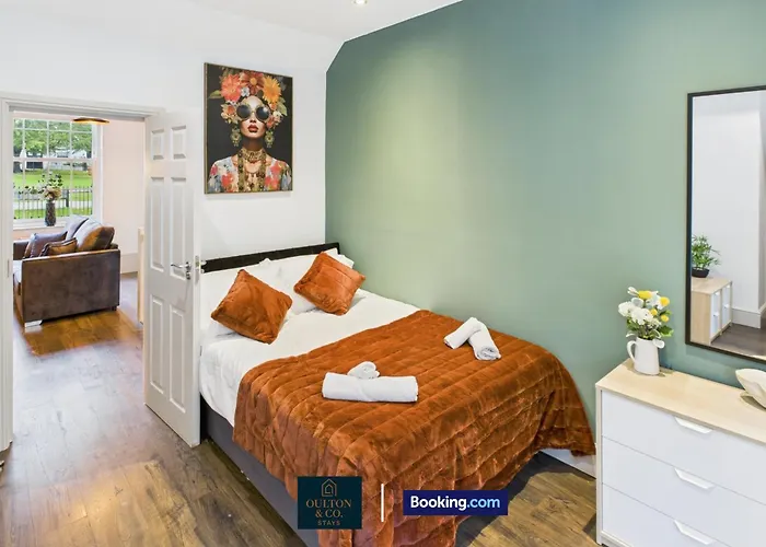 Spacious 3 Bedroom Short Lets & Serviced Perfect For Family, Contractors Near Shops & Centre * 利兹